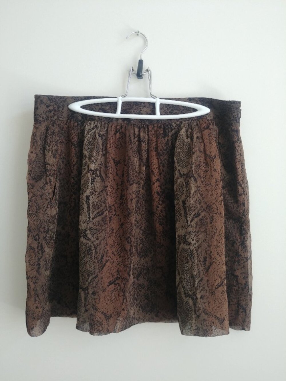 Banana Republic Heritages size 14 brown snakeskin print skirt